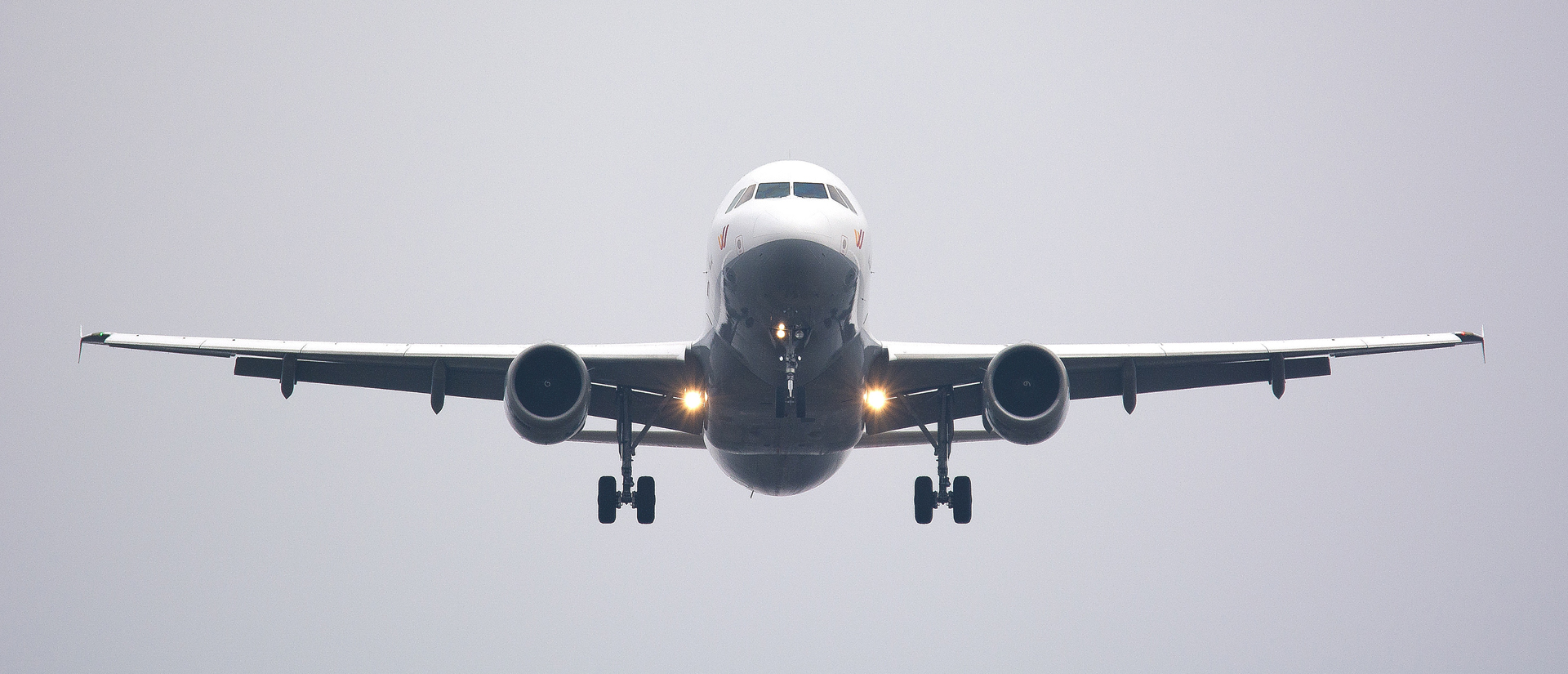 Bilete de avion pentru companii de linie și lowcost